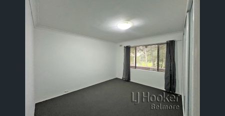 SPACIOUS RESIDENCE WITH OVERSIZED GARAGE - Photo 3