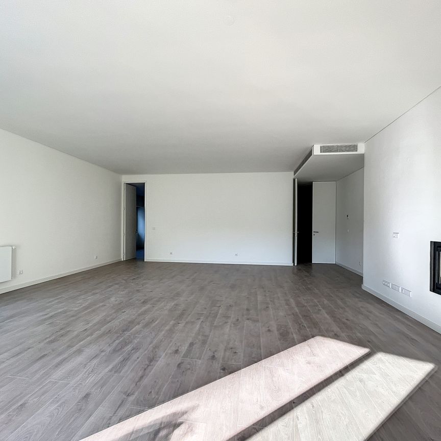 4 bedroom apartment of unique and sublime architecture situated in the center of Leiria - Photo 1