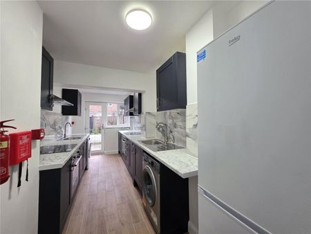 1 bedroom property to rent - Photo 5