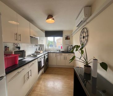 1 bedroom Maisonette - Walnut Tree Close, Stevenage - Photo 5