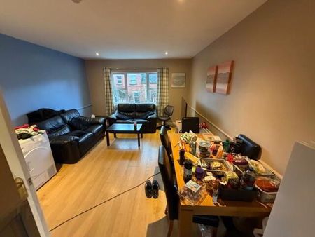 9 Fitzwilliam Square, Queens Quarter, Belfast, BT7 1JH - Photo 2