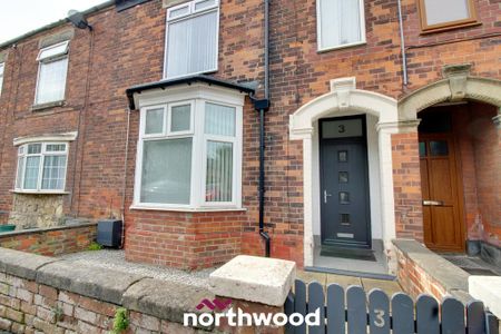 1 bedroom in a house share to rent - Photo 3