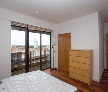 2 bedroom penthouse to rent - Photo 4