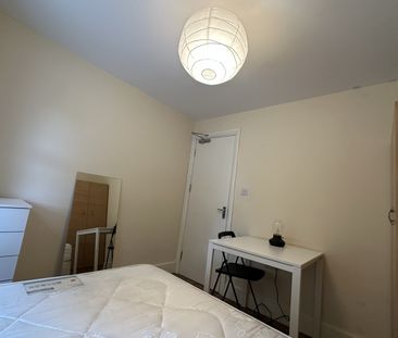 Room in a Shared House, Eitchingham Road, E15 - Photo 1