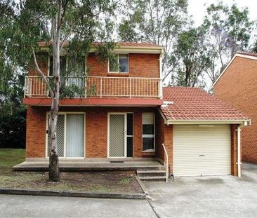 THREE BEDROOM TOWNHOUSE - Photo 4