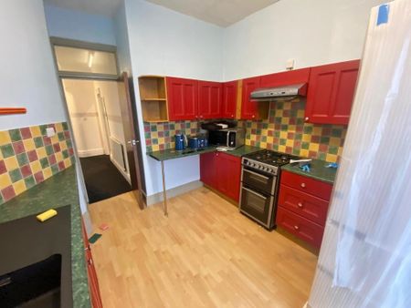 2 bedroom flat to rent - Photo 4
