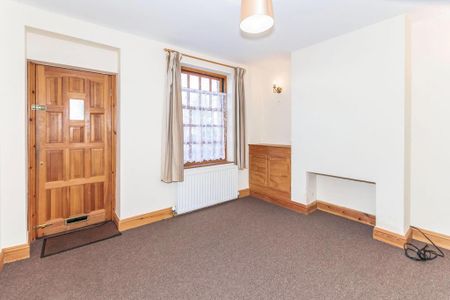 2 bedroom terraced house to rent - Photo 4