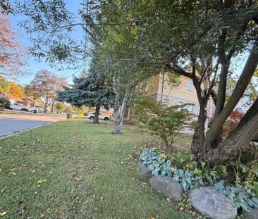 For Lease - 1 Lissom Crescent, Toronto, Ontario - Photo 3