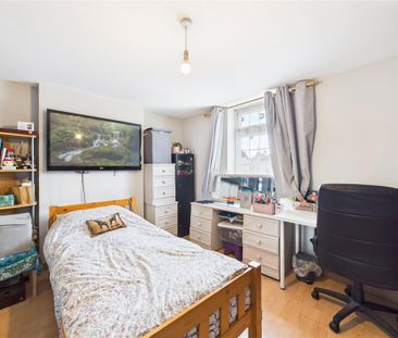 4 bedroom terraced house to rent - Photo 3