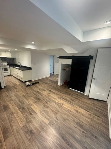 For Lease - 11 Kelsey Crescent, Barrie, Ontario - Photo 2