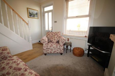 2 bedroom terraced house to rent - Photo 3