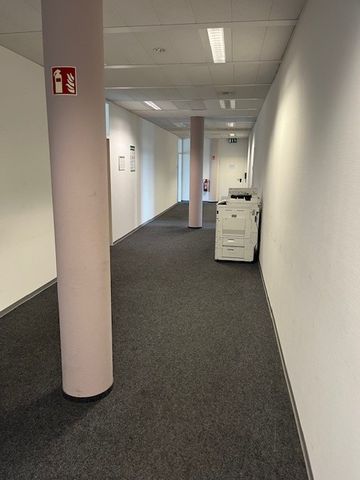 Geräumige Büro-/Praxisfläche nahe Shoppingcenter DER CLOU - Photo 4