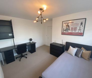 Price £1,700 pcm - Available Now - Furnished - Photo 5