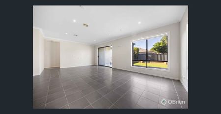 Executive Family Living with Space, Security & Style in Derrimut - Photo 2