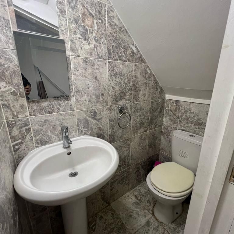 3 bedroom ground floor flat to rent - Photo 1