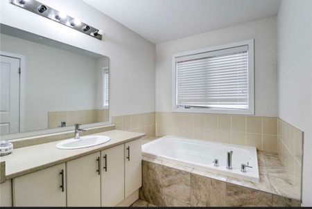 For Lease - 25 Zamek Street, Brampton, Ontario - Photo 5