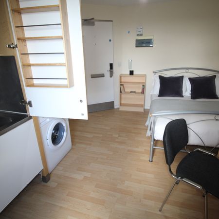 Flat 18B, Westmount, LS2 9NZ, Leeds - Photo 3