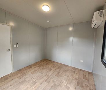 Charming 2-Bedroom House in Springwood - Photo 4