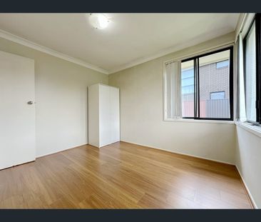 72 Greenmeadows Crescent, Toongabbie, NSW 2146 - Photo 6