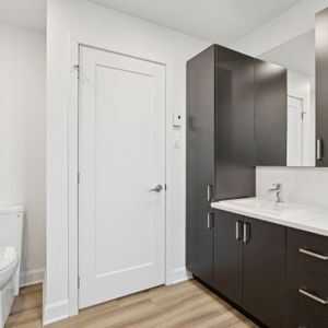 Beau 5 1/2 neufs ! TRIPLEX = Tranquilité ! Châteauguay, disponible maintenant - Photo 2