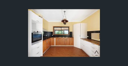 Neat & Cozy 3-Bedroom Home in a Convenient Campbelltown Location - Photo 4