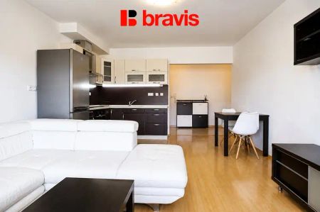 Pronájem bytu 3+kk, Brno - Řečkovice, Nachová ulice, částečně zařízený, balkon, sklep, žádaná lokalita - Фото 2