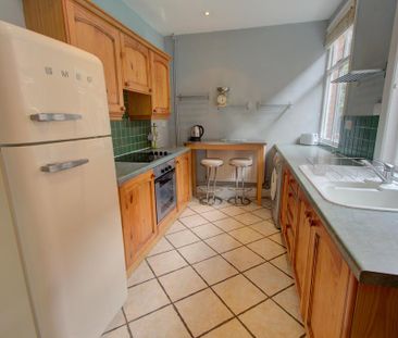 4 bedroom terraced house to rent - Photo 5