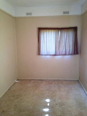 COSY HOME IN QUIET STREET!!! - Photo 1