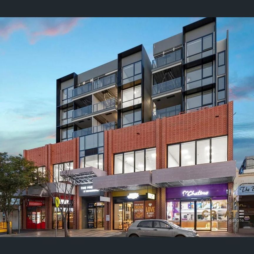 MODERN APARTMENT IN THE HEART OF SUNSHINE - Photo 1