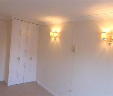 1 bedroom retirement property to rent - Photo 6