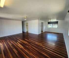 Handy Location – Close to Everything - Photo 4