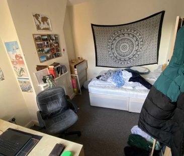 4 bedroom terraced house to rent - Photo 4