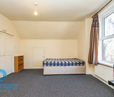 3 bed Semi-Detached House for Rent - Photo 6