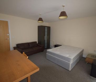 3 bedroom apartment to rent - Photo 4