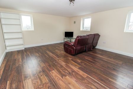 2 bedroom apartment to rent Roseland Road, Kenilworth, CV8 - Photo 2