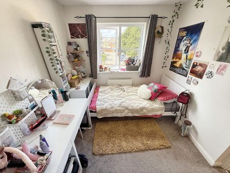 3 bedroom semi-detached house to rent - Photo 4