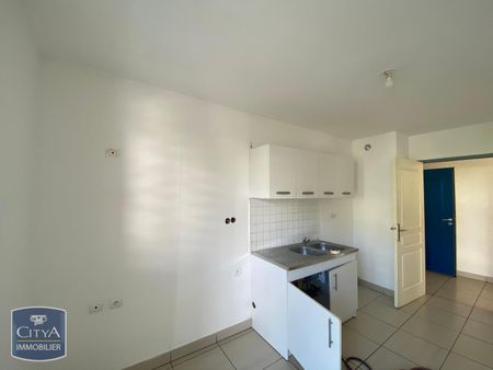 Location Appartement 4 pièces 96m² ST DENIS 97400 - Photo 2