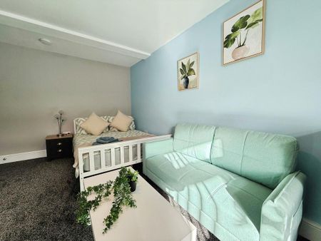 1 bedroom in a house share to rent - Photo 5