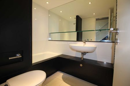 Woodfield Road, Altrincham - Photo 5