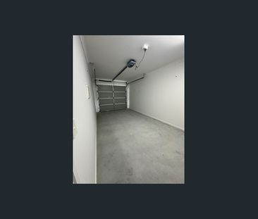 BRAND NEW SINGLE LEVEL DUPLEX - FABULOUS LOCATION IN NEW ESTATE, MI... - Photo 1