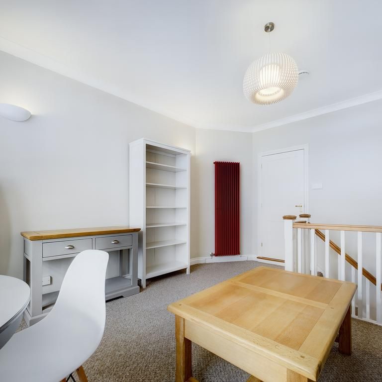 2 bedroom maisonette to rent - Photo 1