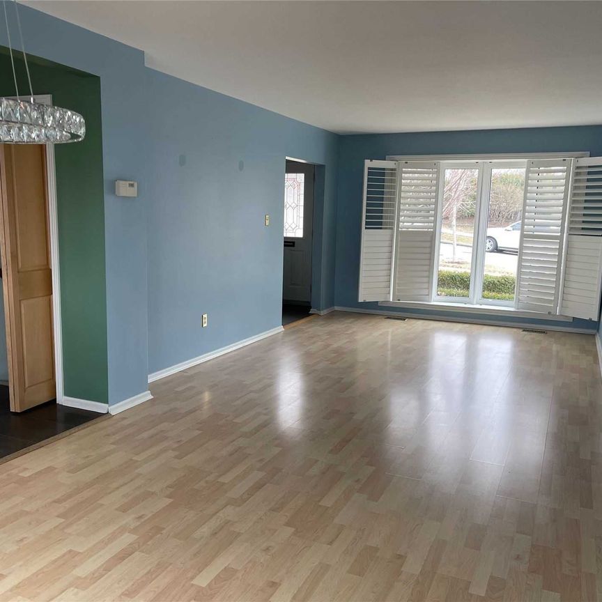 For Lease - 24 Meadowglade Crescent, Toronto, Ontario - Photo 1