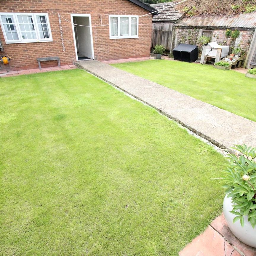 Hanworth Road, Hounslow - Photo 2