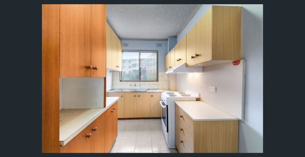 Spacious 2 Bedroom Unit! - Photo 1