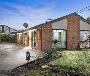 Charming Family Home in a Tranquil Court - Photo 4