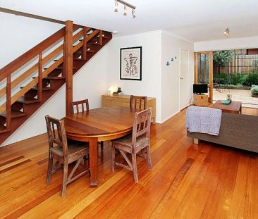 “Double story neat townhouse!” - Photo 5