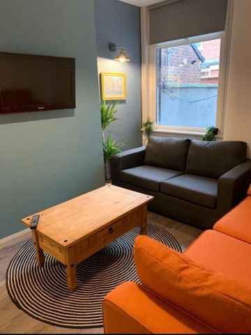 Room in a Shared House, Seedley Park Road, M6 - Photo 4