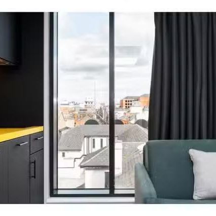 Serviced studio apartment for rent in North City, Dublin - Photo 1