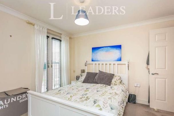 Balfour Road, Weybridge, KT13 - Photo 1