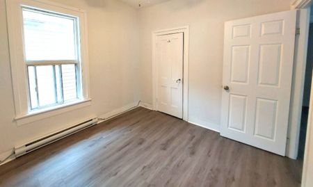 For Lease - 130 Main Street, Port Colborne, Ontario - Photo 5